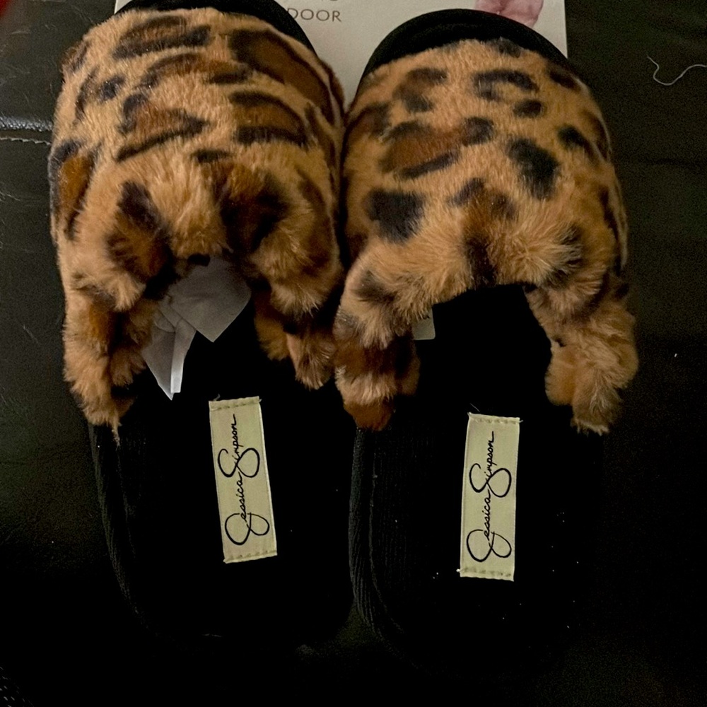 Ladies slippers